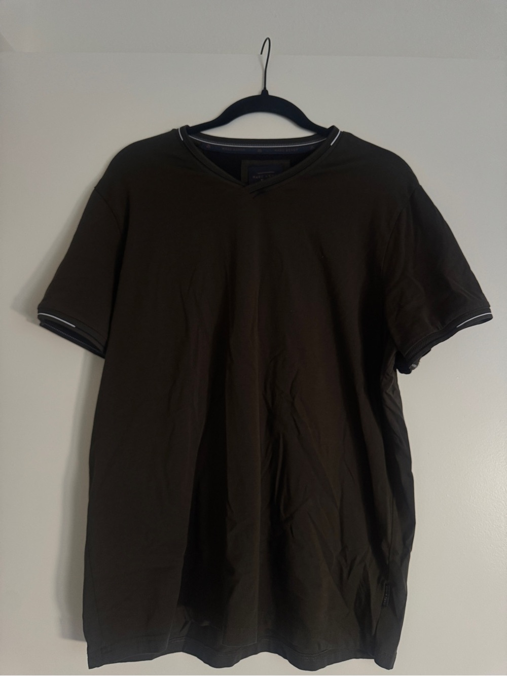 Marc Fisher Men's Khaki V-Neck Short Sleeve Tee